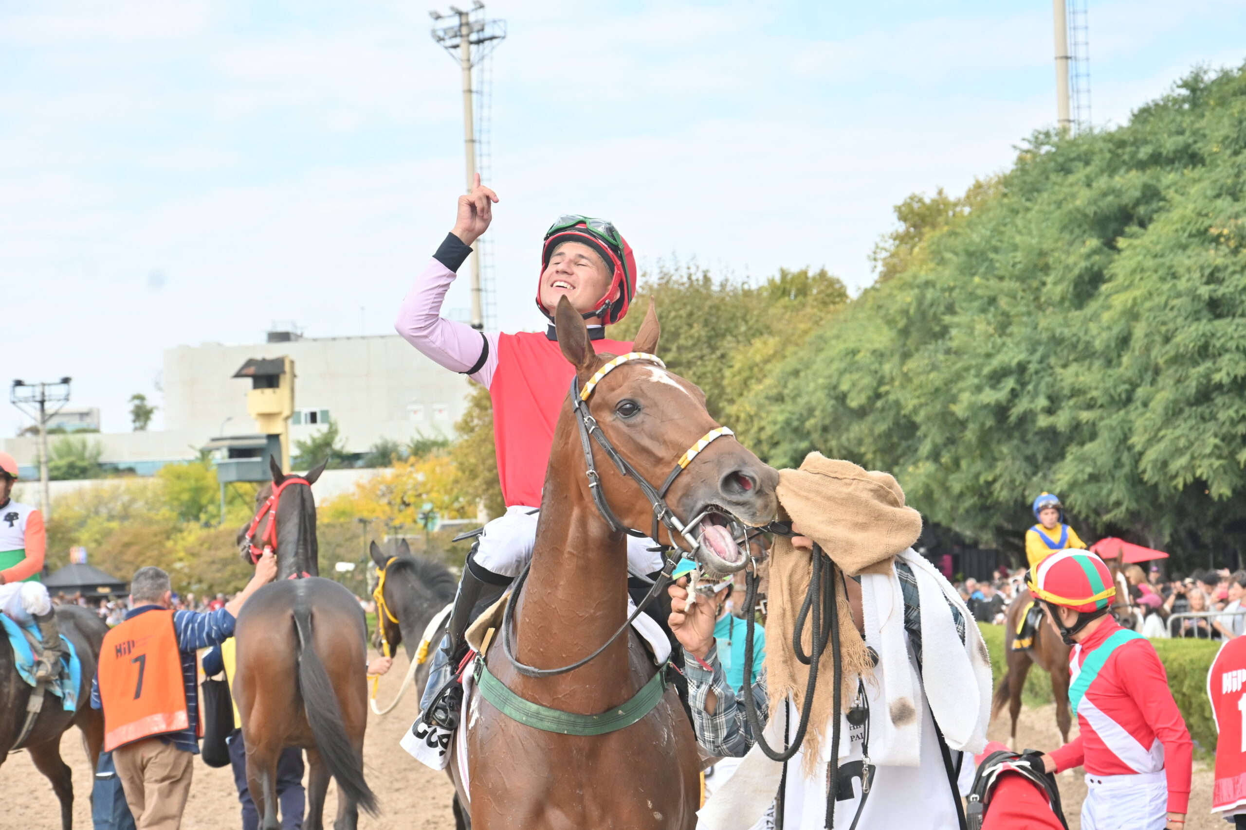 GP JORGE DE ATUCHA – Gran Gotera ganó por un pescuezo